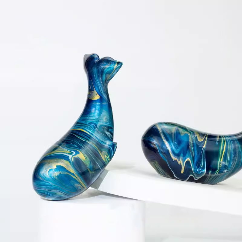 Lacquer Whale Figurine - Heritage Art  8cm.1